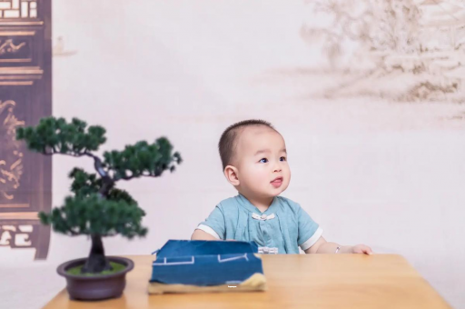 分宜三个月宝宝抬头不稳